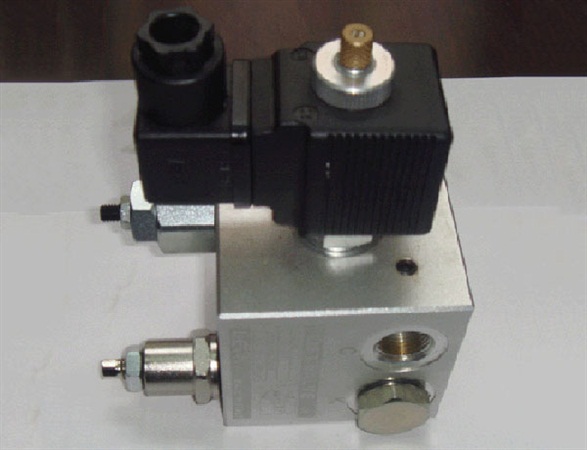 升降平台专用液压支撑阀（意大利产）